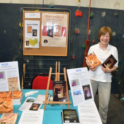 Sylvie Teper au salon du livre de la Queue en Brie, crédit photo : Philippe Schroeder